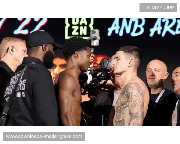 小布莱恩·诺曼验证冠军成色，次中量级迎来新统治力量